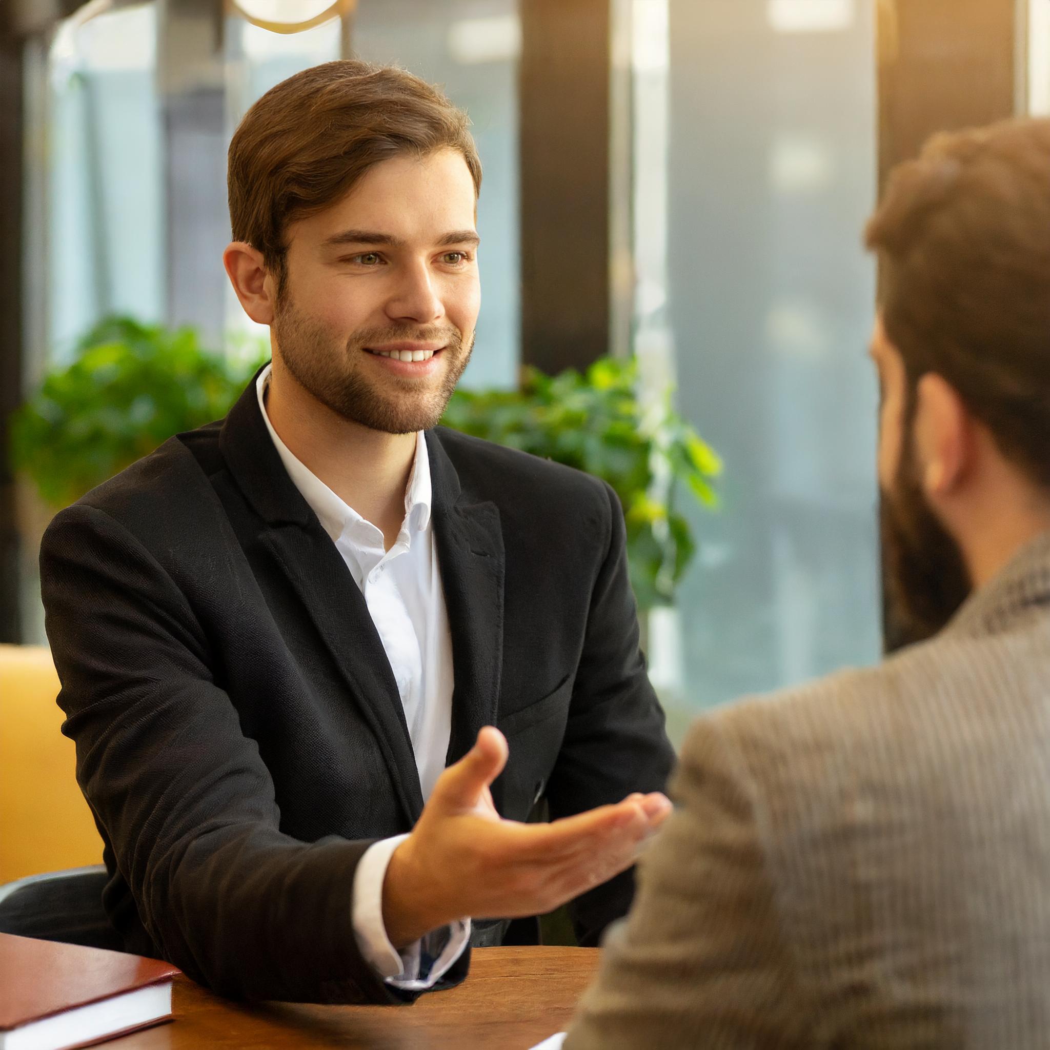 Beratungsgespräch in professionellem Setting
